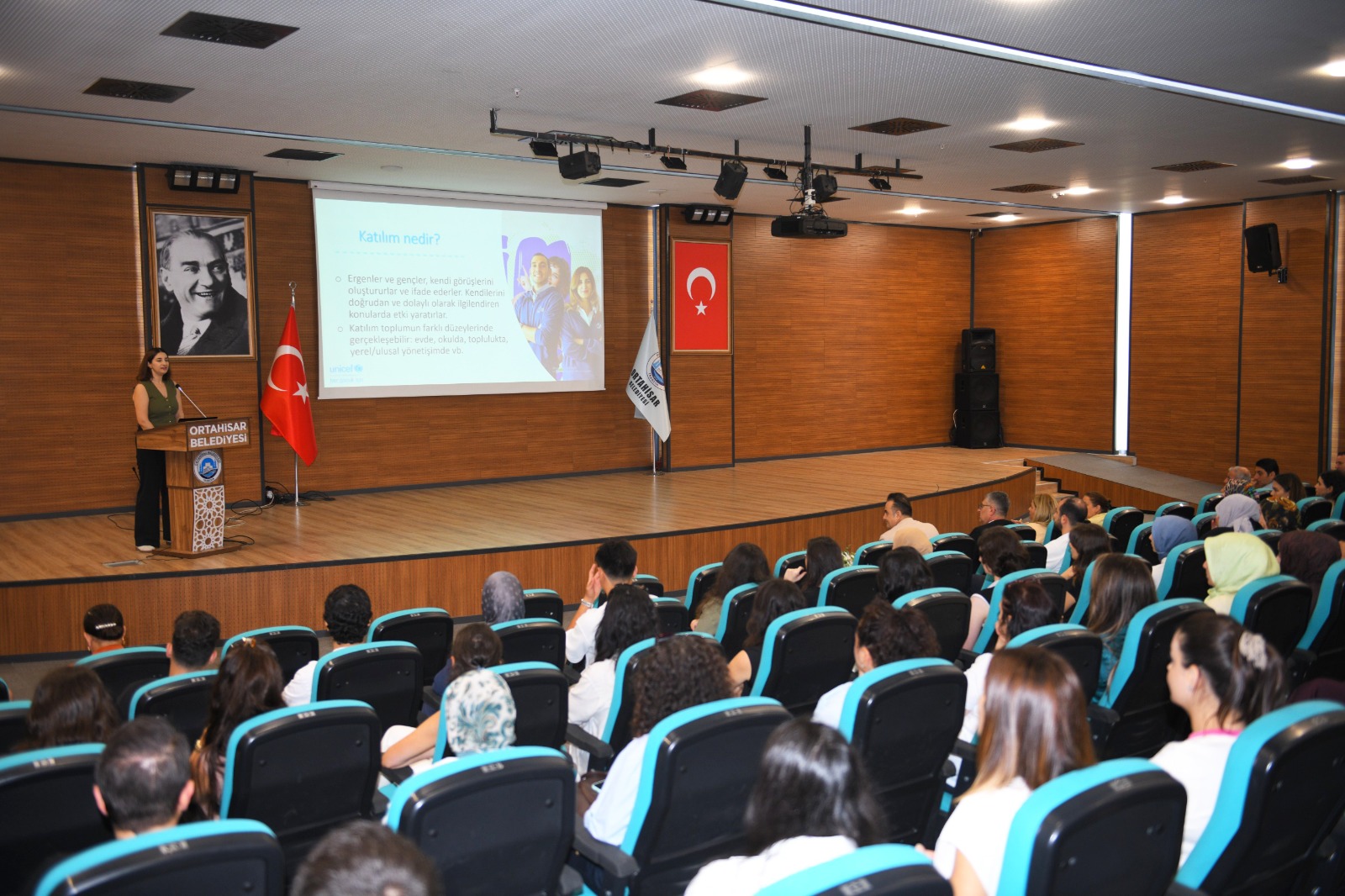 GENÇLİK ÇALIŞTAY’INDA, GENÇLERİN YEREL YÖNETİMLERE KATILIMI ELE ALINDI