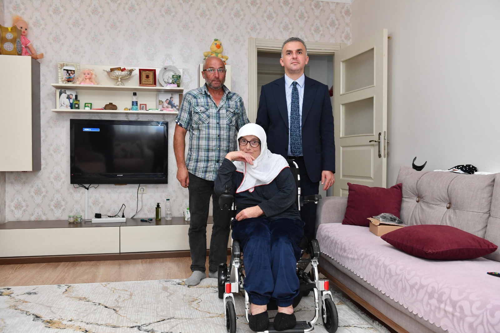 ORTAHİSAR BELEDİYESİ’NİN ENGELLİ BİREYLERE AKÜLÜ SANDALYE VE YATAK DESTEĞİ SÜRÜYOR