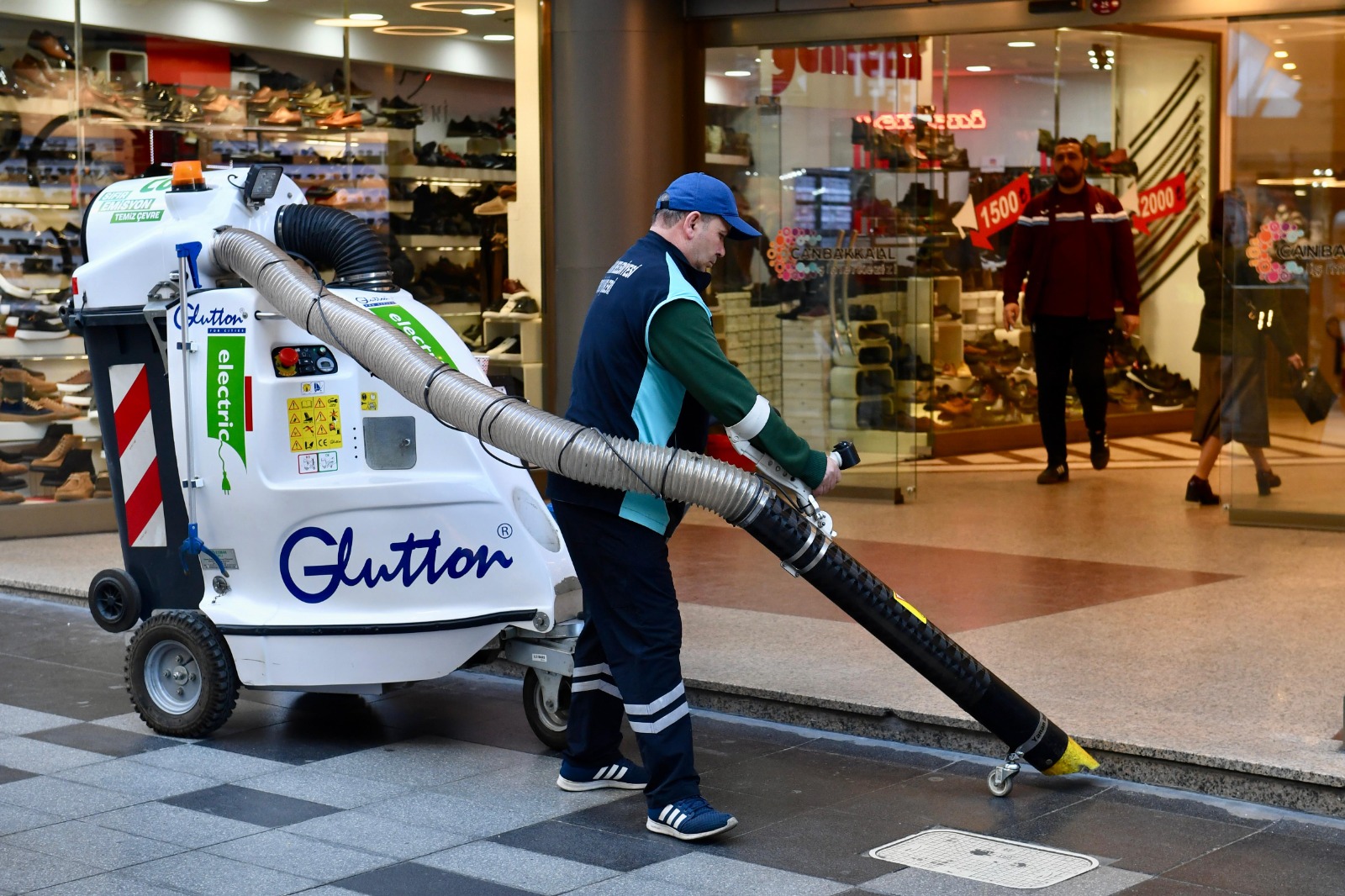 ORTAHİSAR SOKAKLARI ÇEVRECİ TEKNOLOJİYLE DAHA TEMİZ