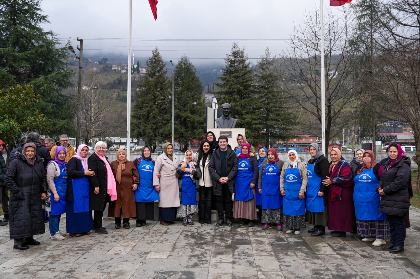 BAŞKAN KAYA, TRABZON’U AKOLUK KÖY ÜRÜNLERİ PAZARINA DAVET ETTİ 