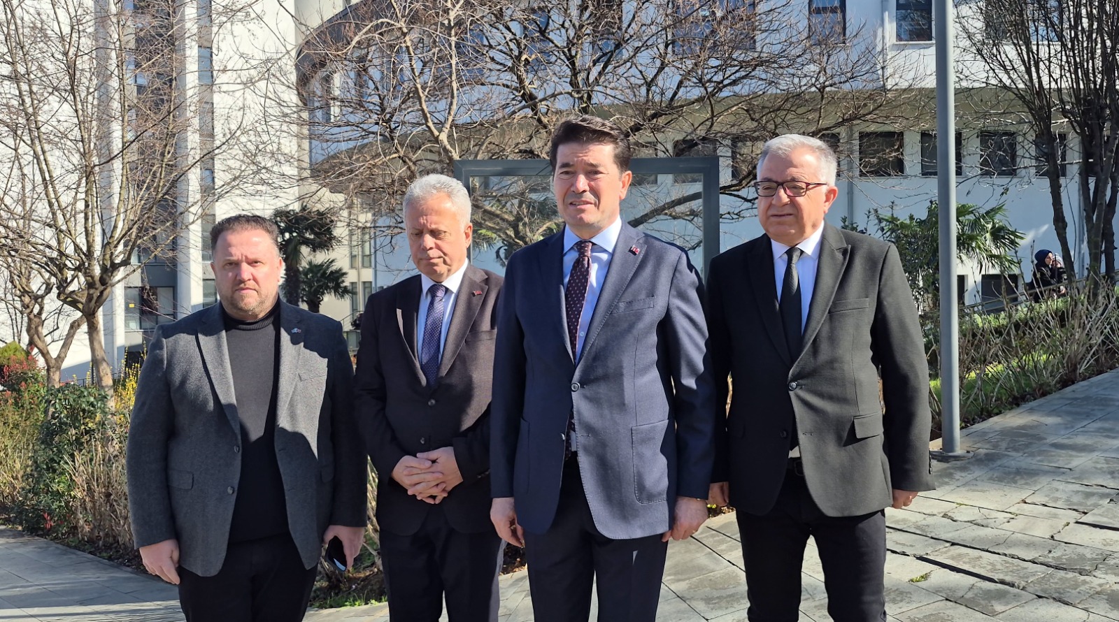 BAŞKAN KAYA, CENNET NESİBE’Yİ TEDAVİ GÖRDÜĞÜ HASTANEDE ZİYARET ETTİ