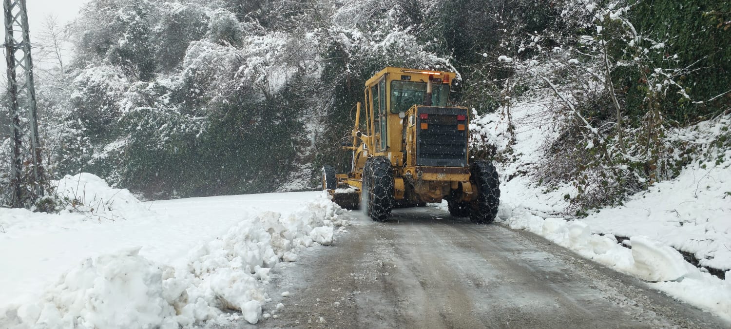 ORTAHİSAR’DA KARLA MÜCADELE ÇALIŞMALARI SÜRÜYOR