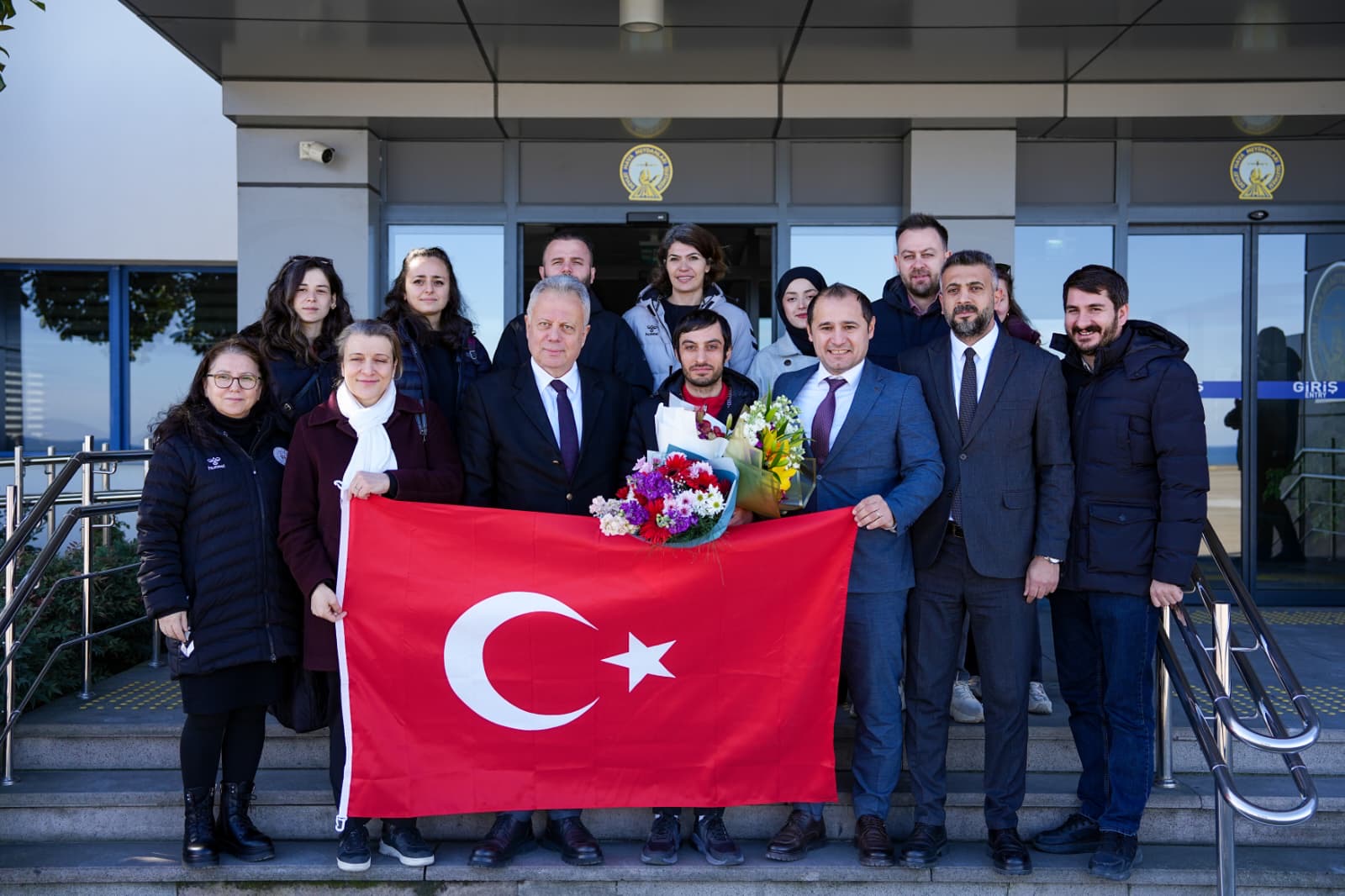 BAŞKAN YARDIMCISI ZORLU, AVRUPA ŞAMPİYONU BUĞRA SELİMZADE’Yİ HAVALİMANINDA KARŞILADI