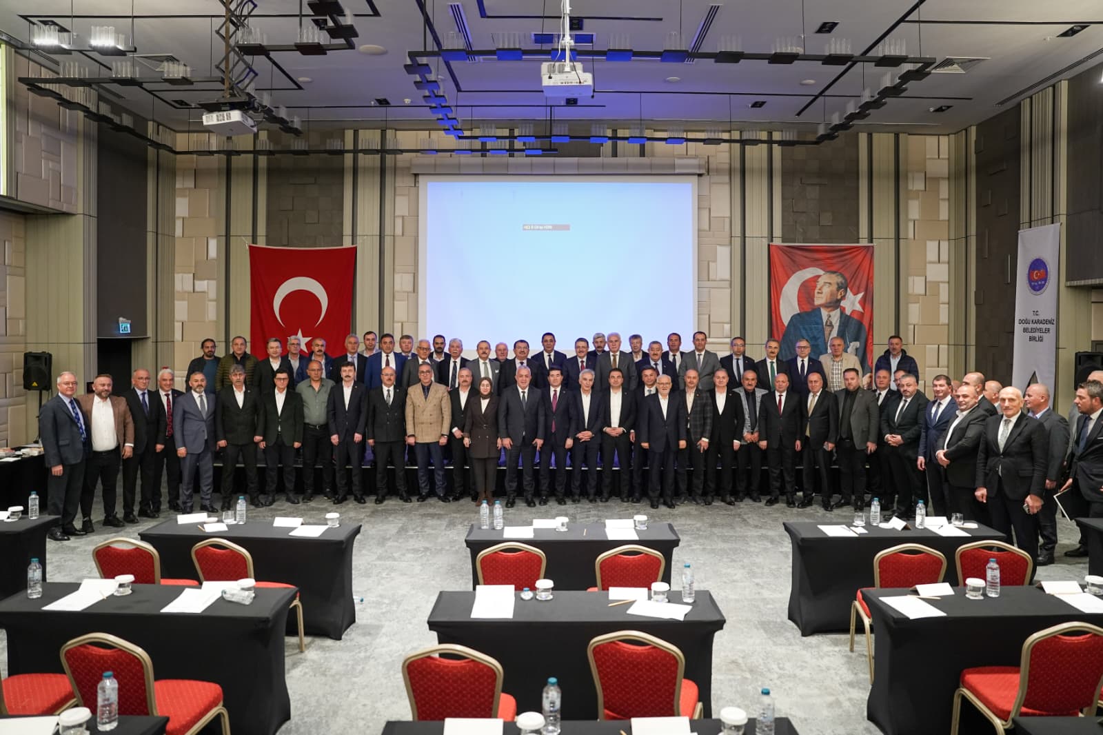 BAŞKAN KAYA: “BELEDİYELERE YAPILAN OPERASYONLAR, BELEDİYE BAŞKANLIĞI KİMLİĞİNE ZARAR VERİYOR”  