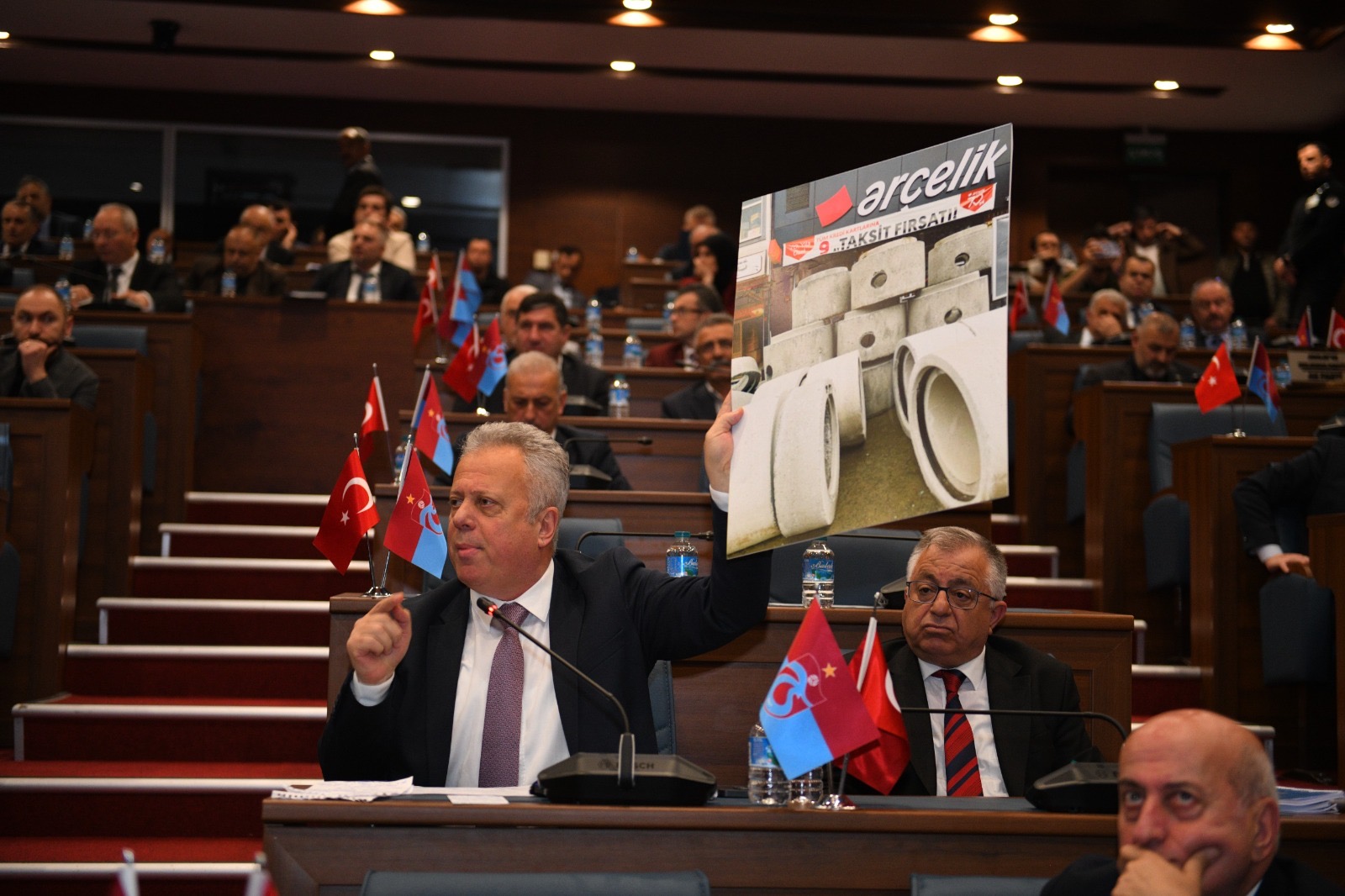 ZORLU: “TİSKİ’NİN MALİ TABLOSU GİDEREK DAHA KIRILGAN HALE GELİYOR”
