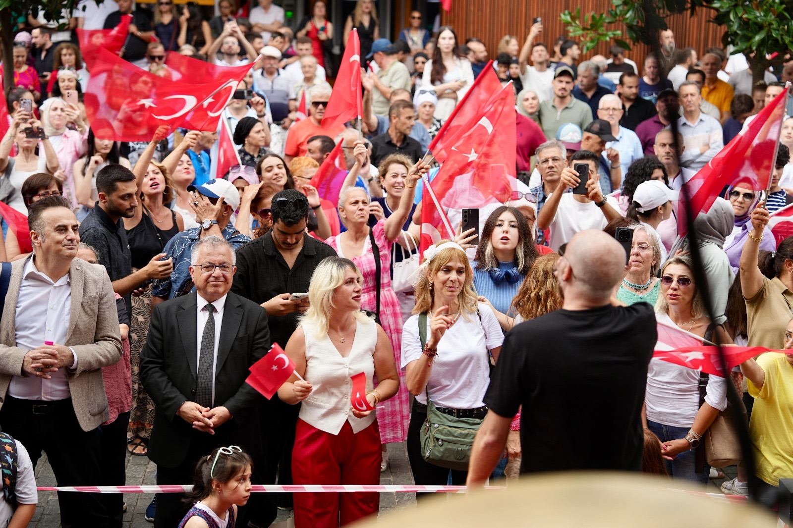 ORTAHİSAR BELEDİYESİ, ZAFER BAYRAMI’NI COŞKU DOLU KONSER İLE KUTLADI