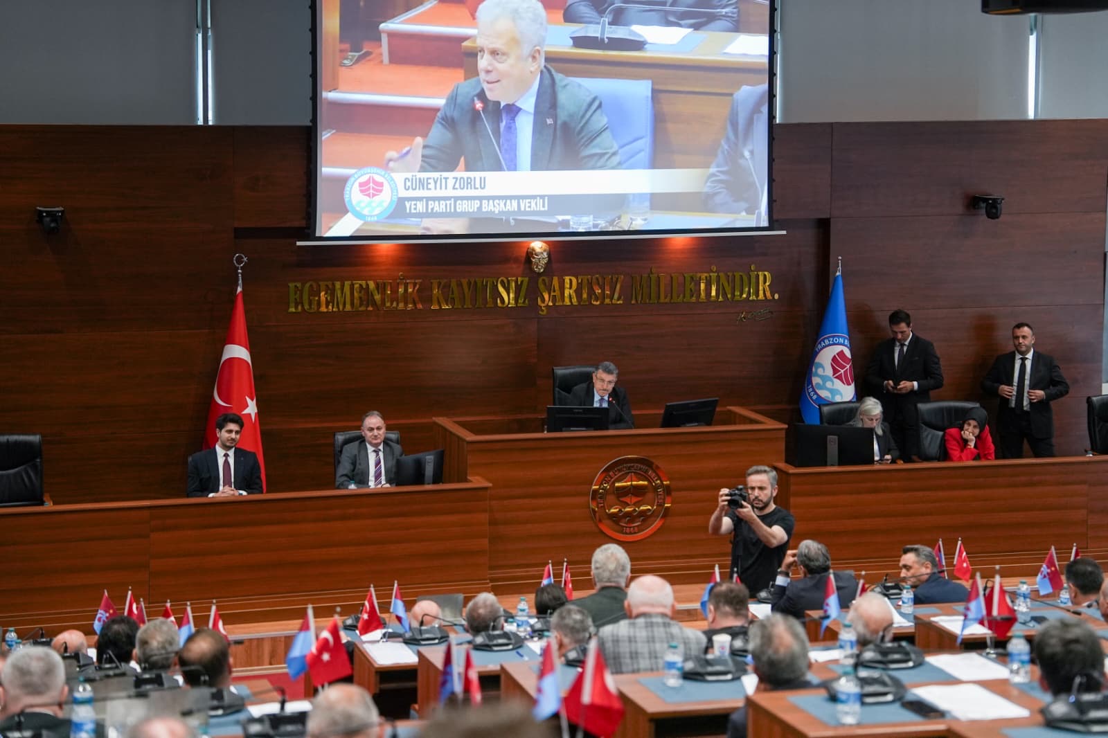 ZORLU, TRABZON SANATEVİ’NİN TAHLİYESİNİ BÜYÜKŞEHİR MECLİSİ’NE TAŞIDI